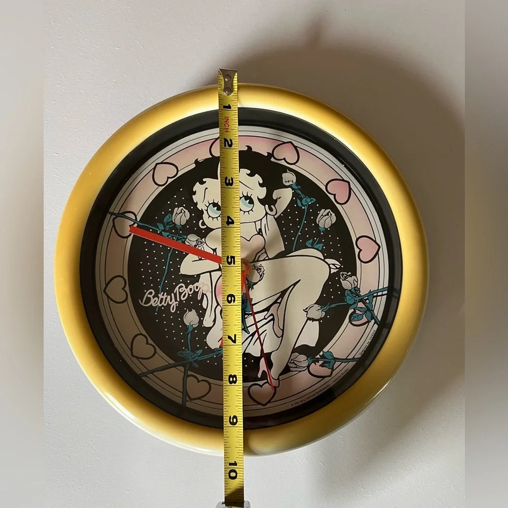 Vintage 1992 fleisher studios Betty Boop wall clock 10'' designed by Vandor